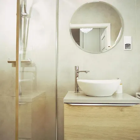 Grobla 1 + Parking דירה *